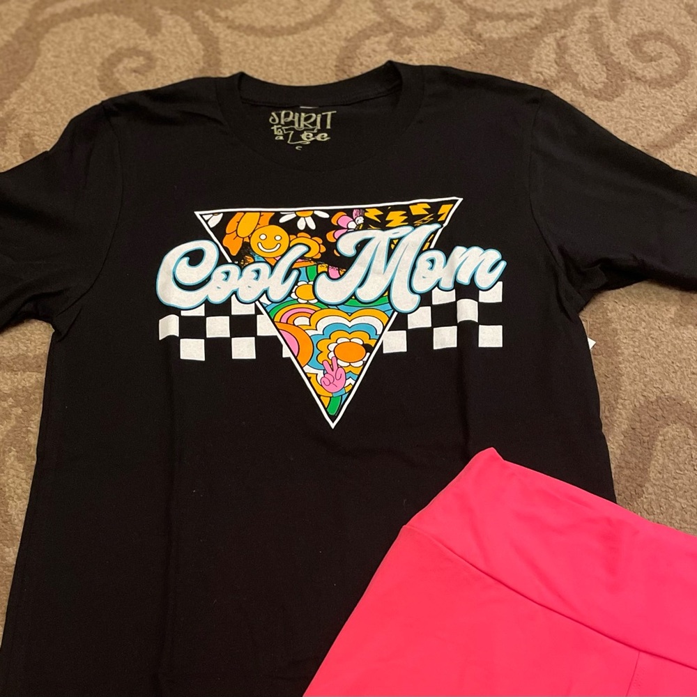 Black 'Cool Mom' Graphic Tee